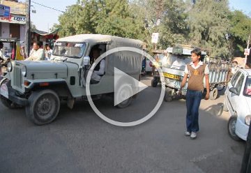 Arriving in Bikaner Noisy!