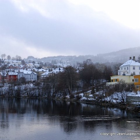 Feb_2009_over_the_river winter